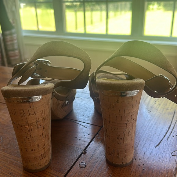 Michale Kors Sandal - Picture 2 of 12